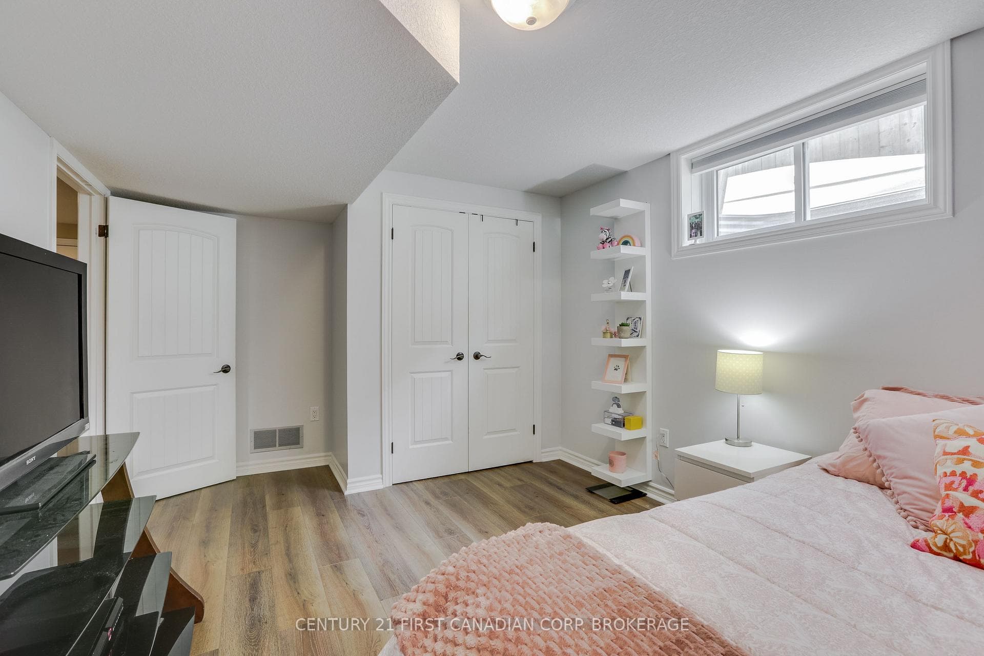 76 Sloan Drive photo 25