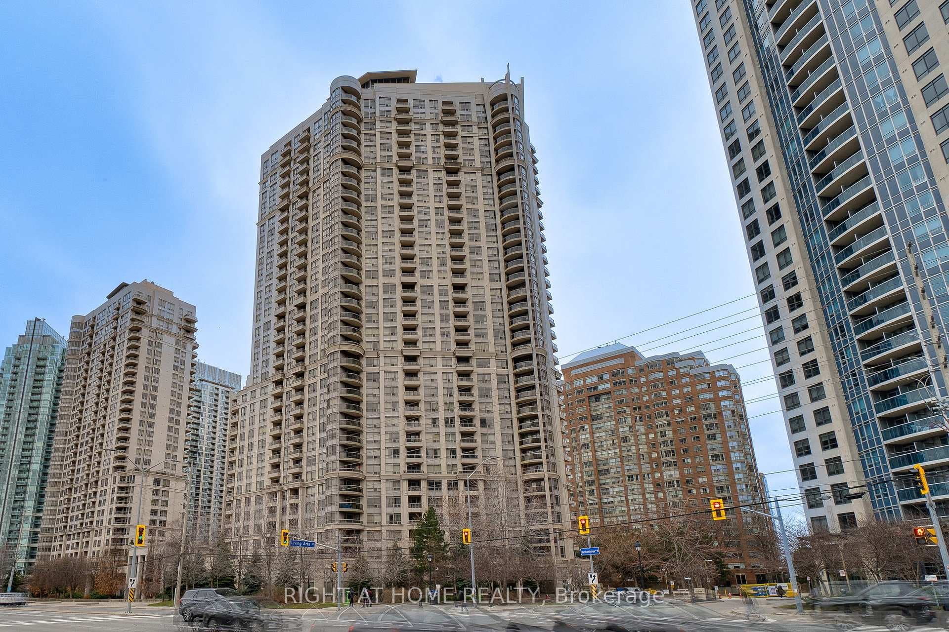 310 Burnhamthorpe Road Unit 1713 photo 2