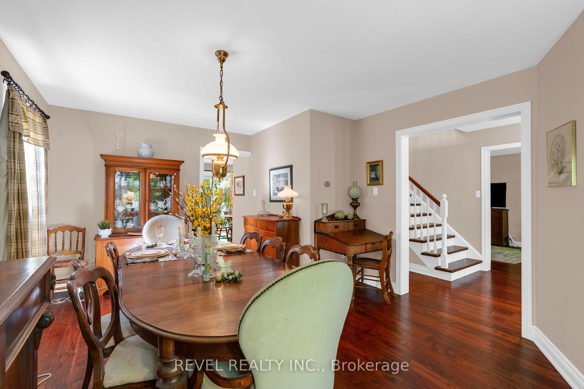 33 Falling Brook Drive photo 6