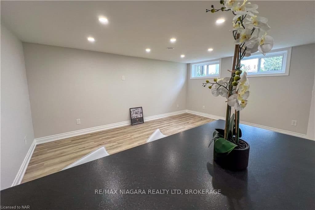 6911 HAGAR Avenue photo 16