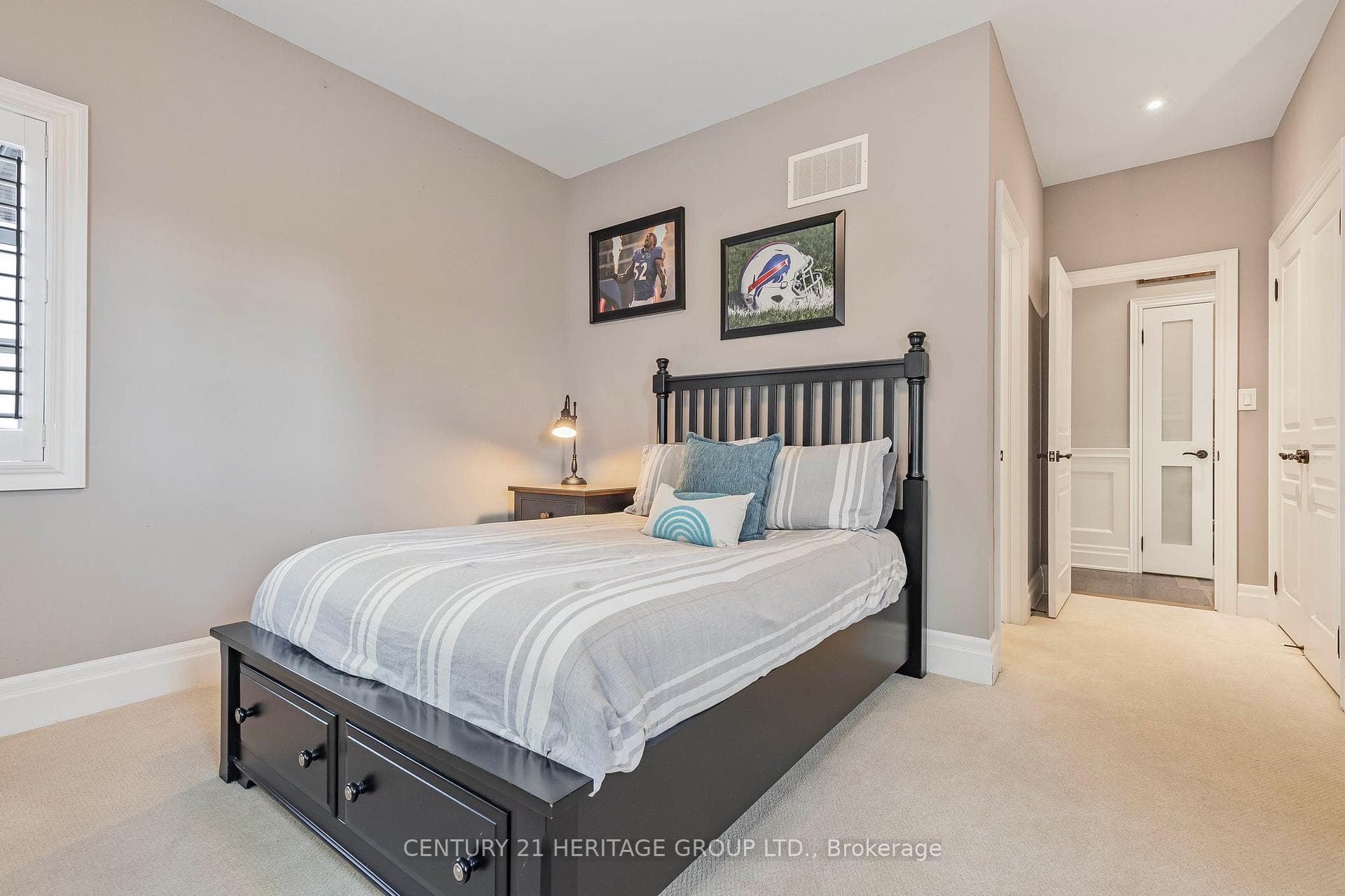 126 Carisbrooke Circle photo 22