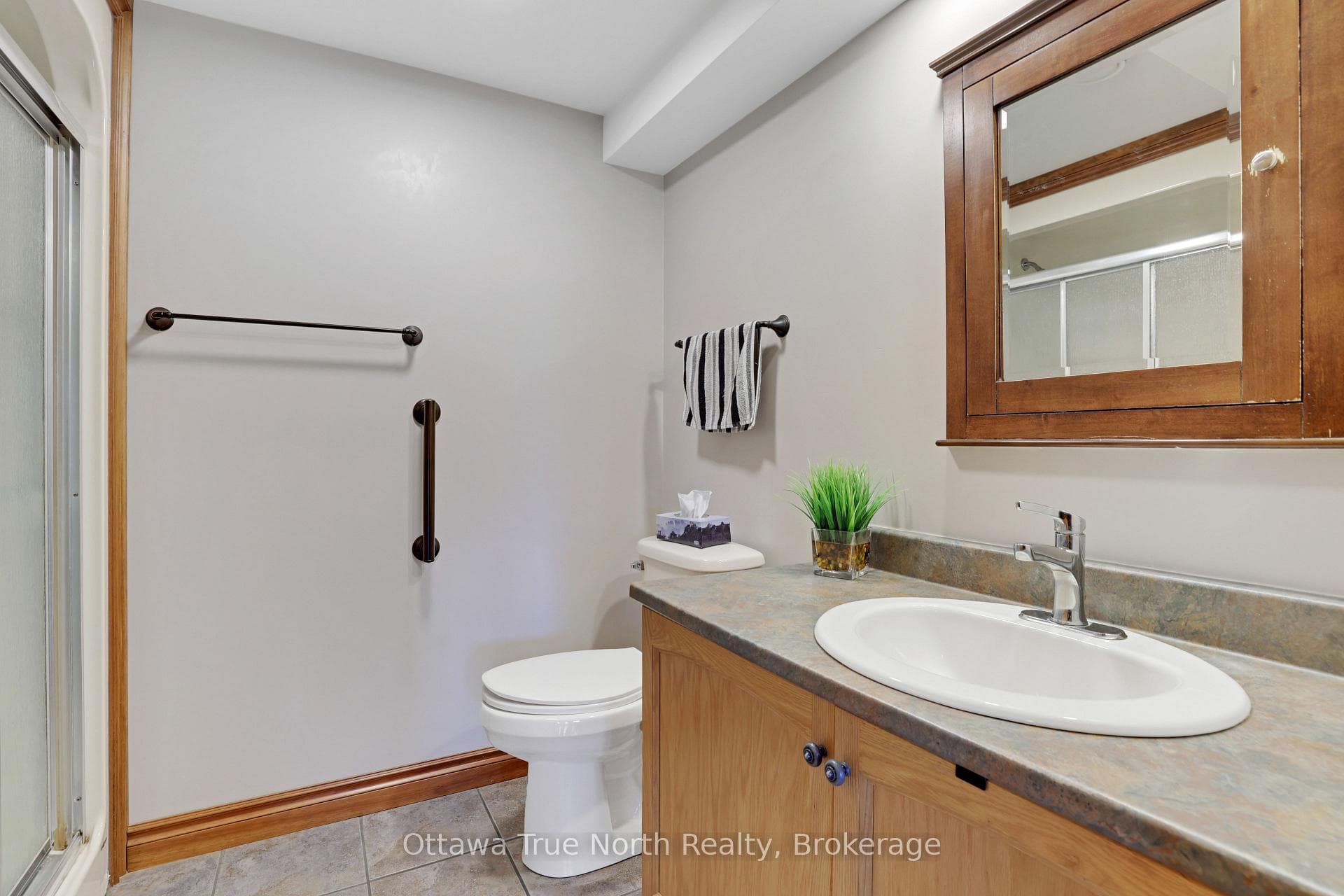 LL powder rm