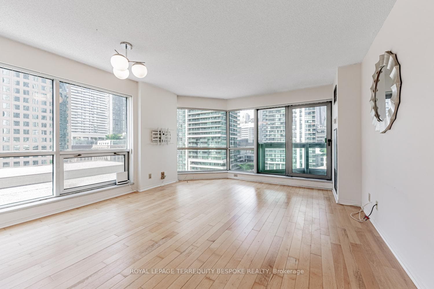 10 Queens Quay Unit 811 photo 11