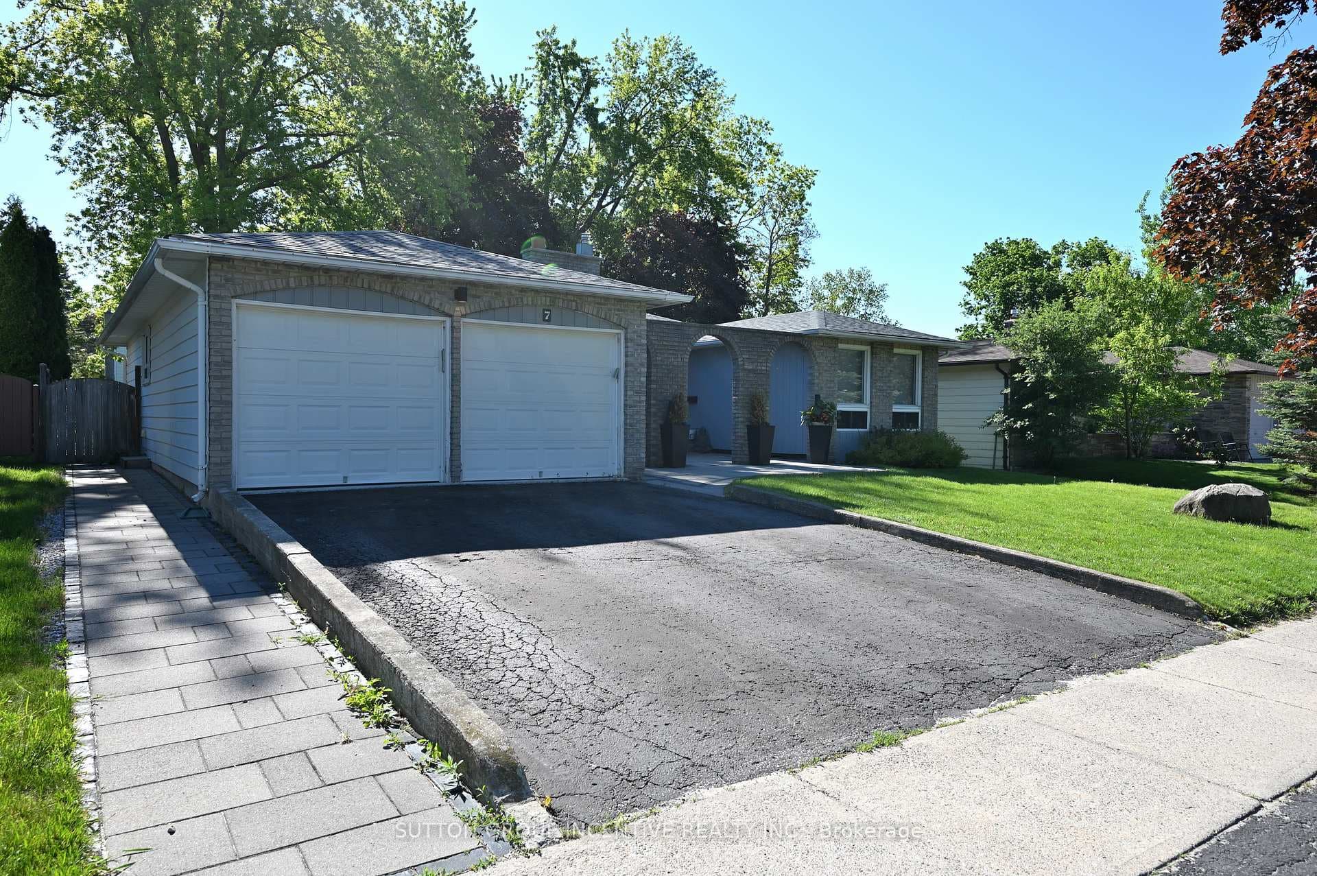 7 HURON Street photo 25