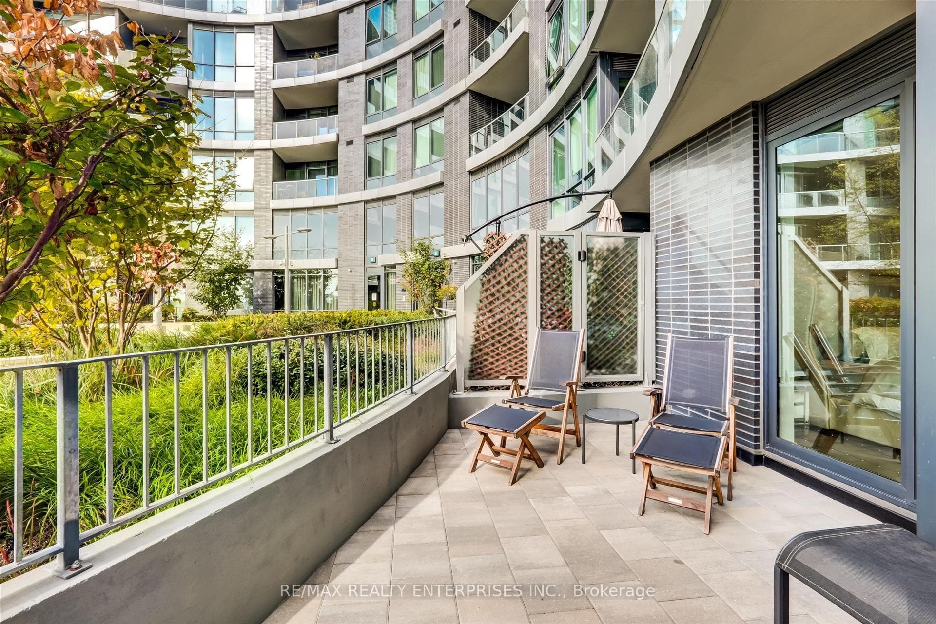 1 Edgewater Drive Unit 212 photo 27