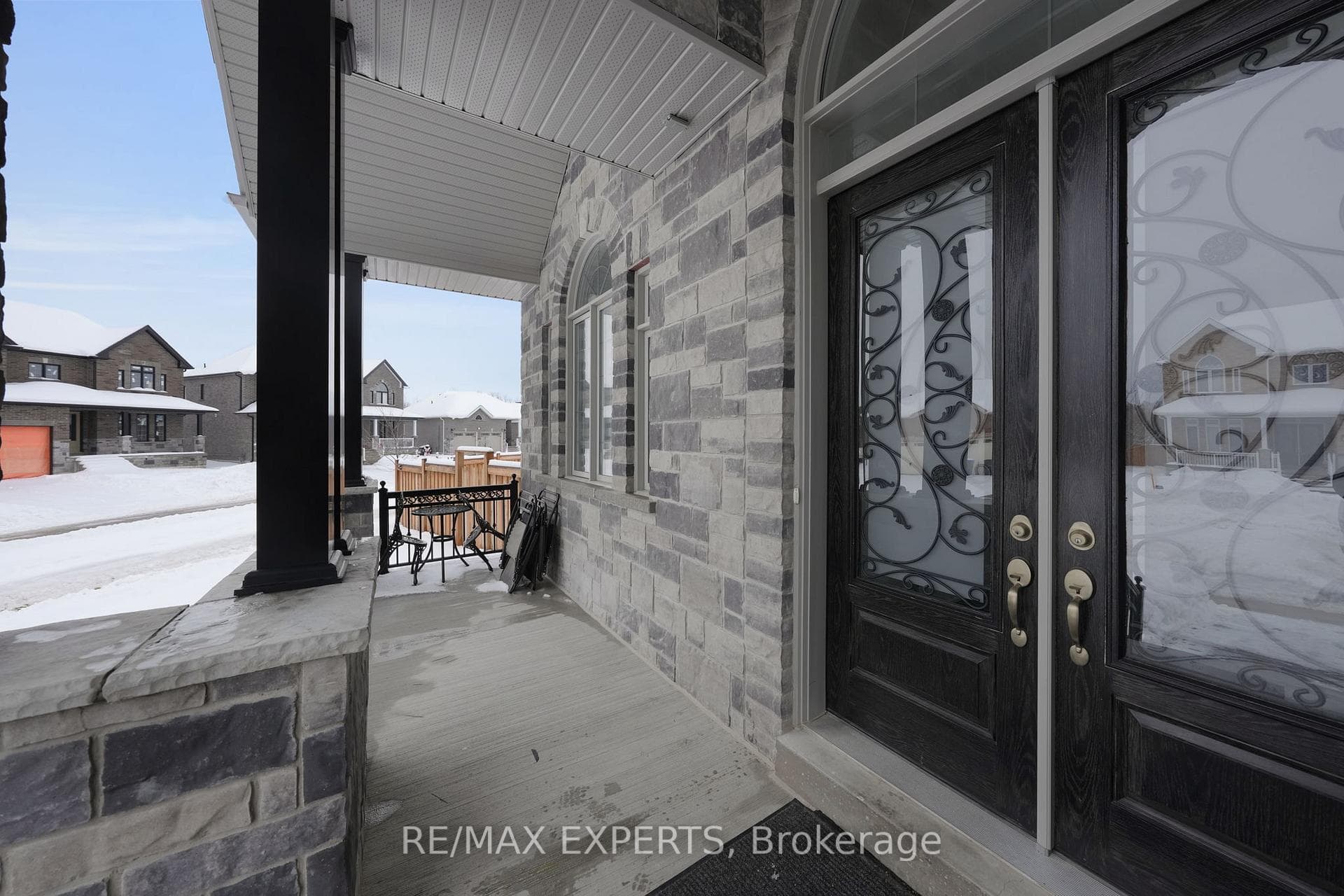 9 Wood Crescent photo 6