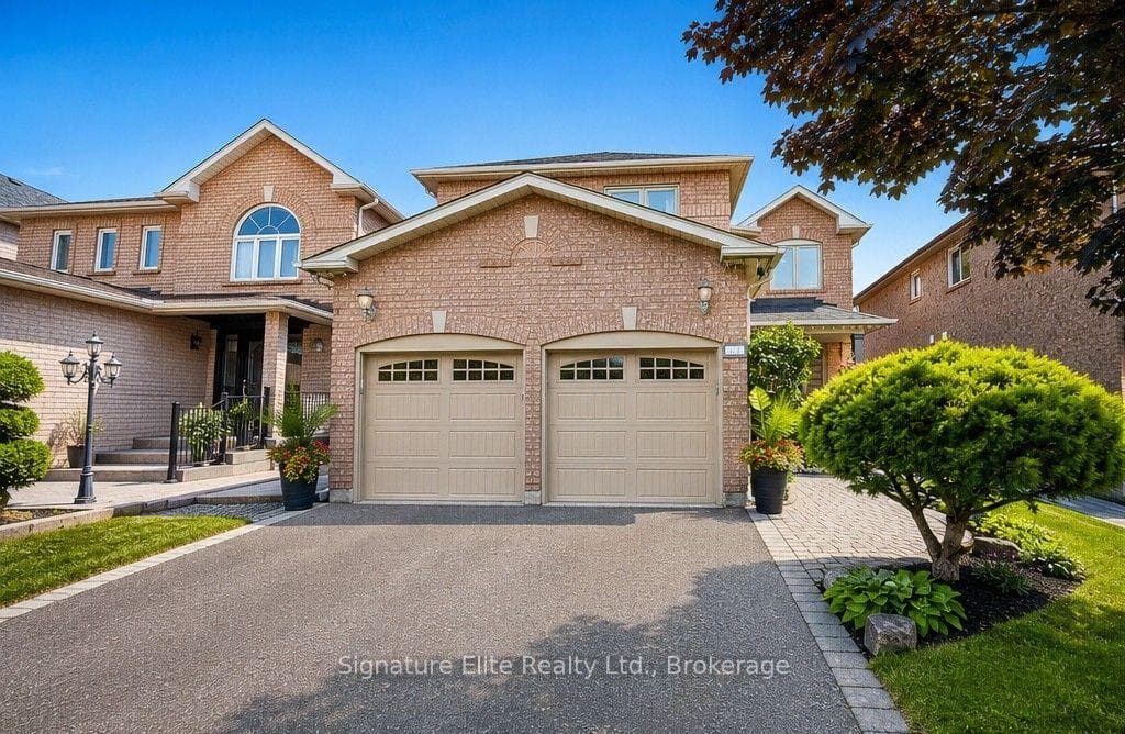 954 Mantle Crescent photo 3