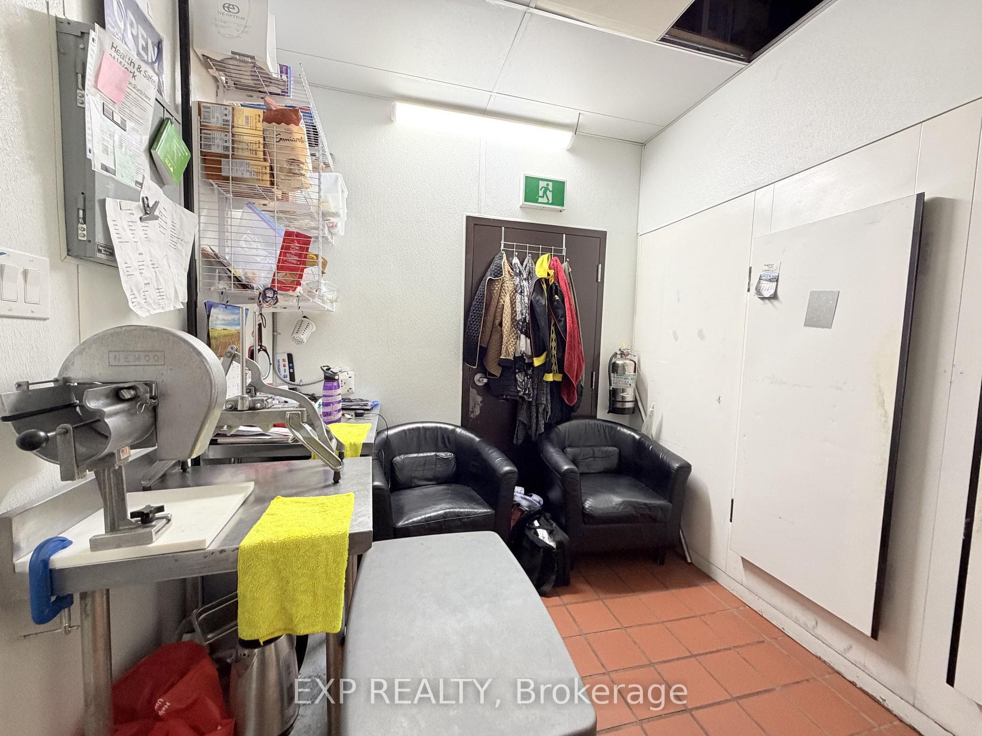 720 Spadina Avenue photo 29