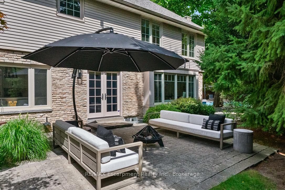 138 Cavendish Court photo 33