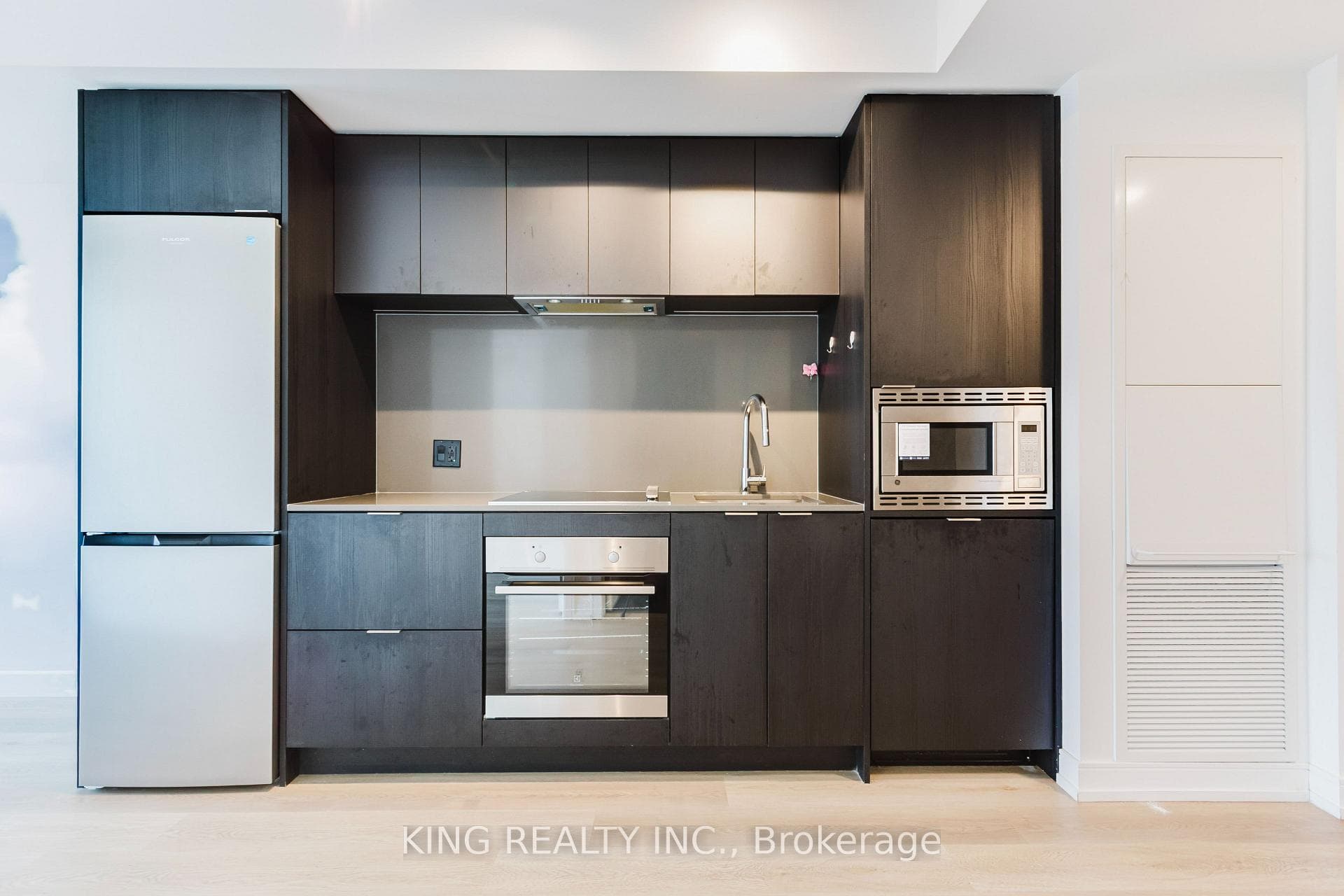 1 Jarvis Street Unit 531 photo 21