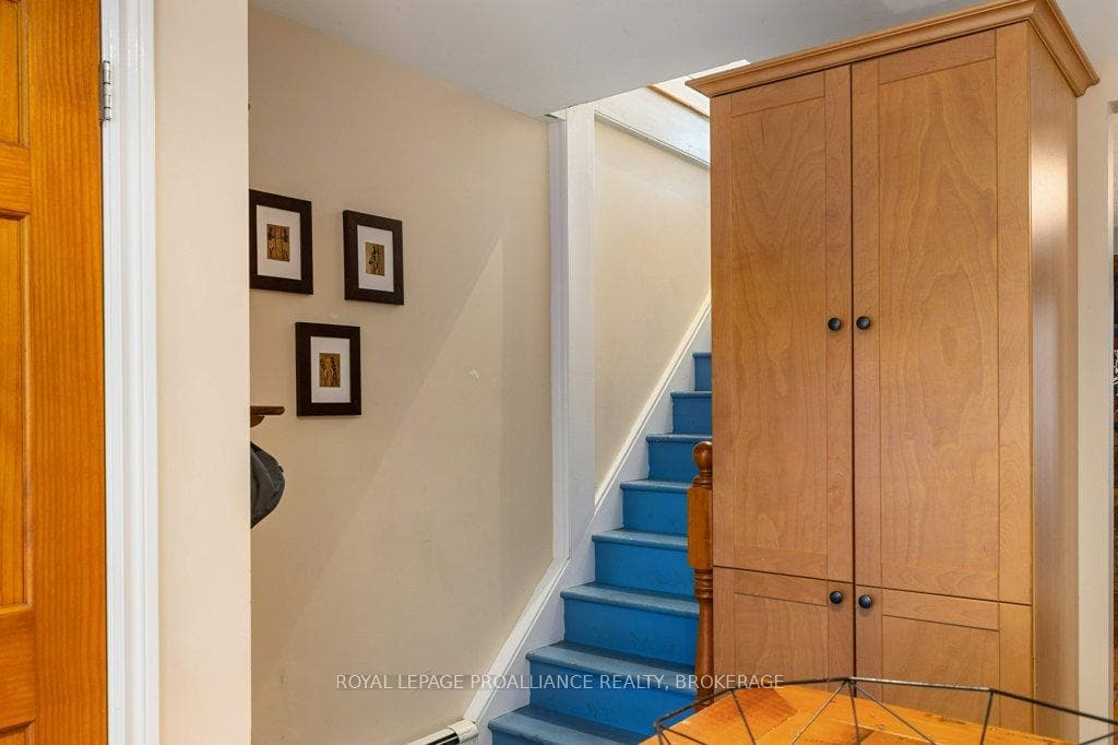 318 Queen Street photo 23