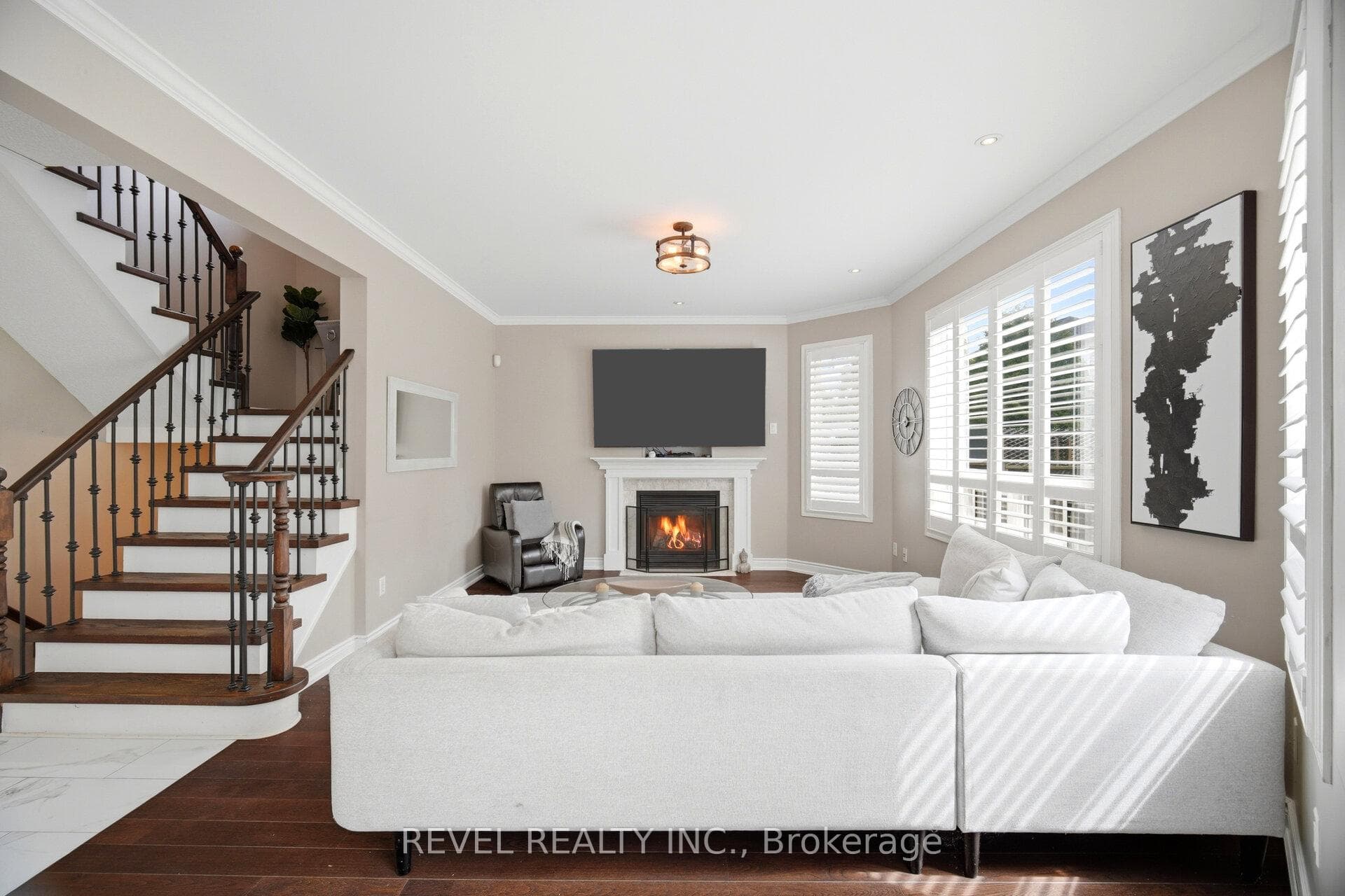 835 Chambers Place photo 12