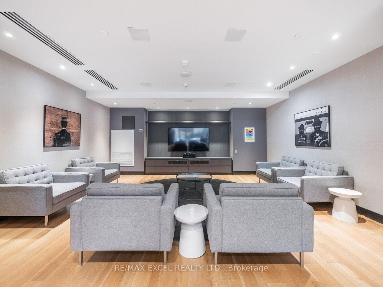 30 Roehampton Avenue Unit 619 photo 4