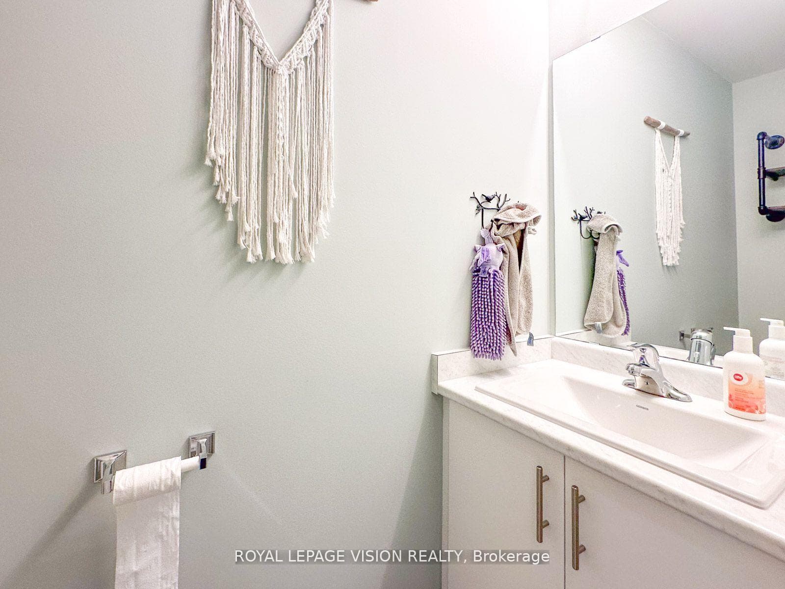 74 Caspian Square photo 11
