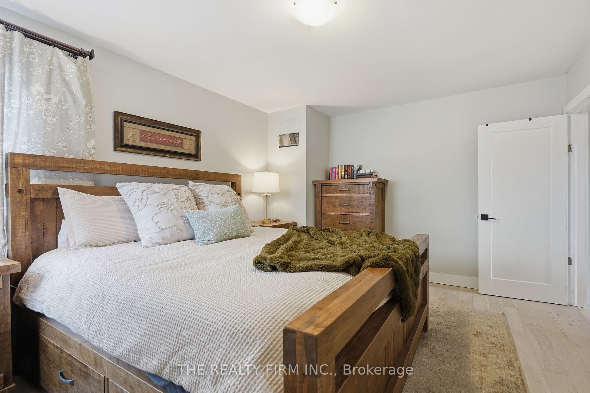 424 Hickson Avenue photo 25