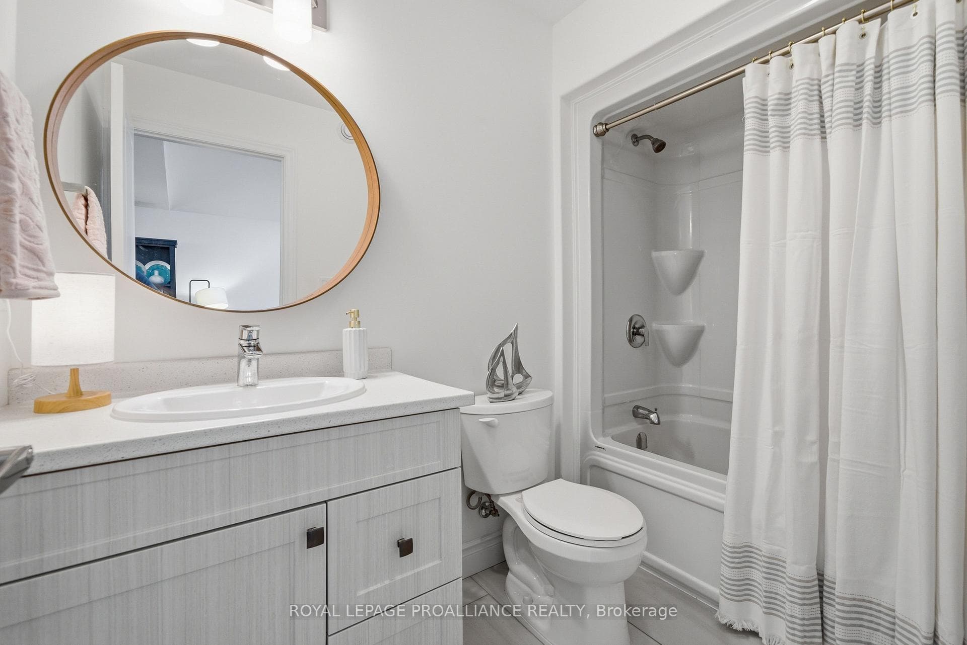 100 Dewal Place photo 19