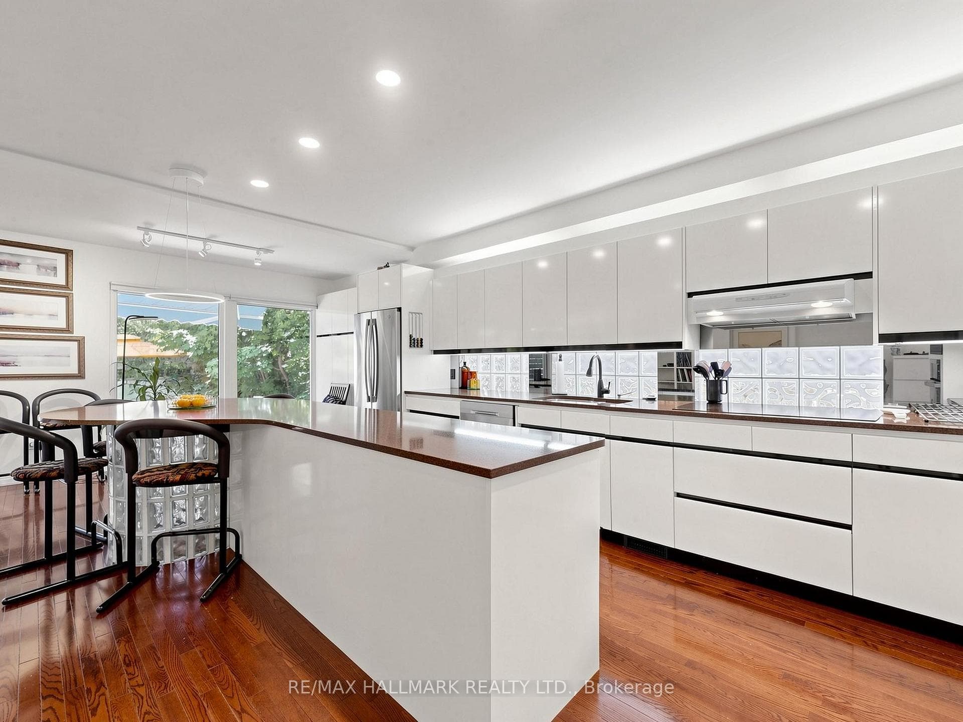 63 St Clements Avenue photo 6