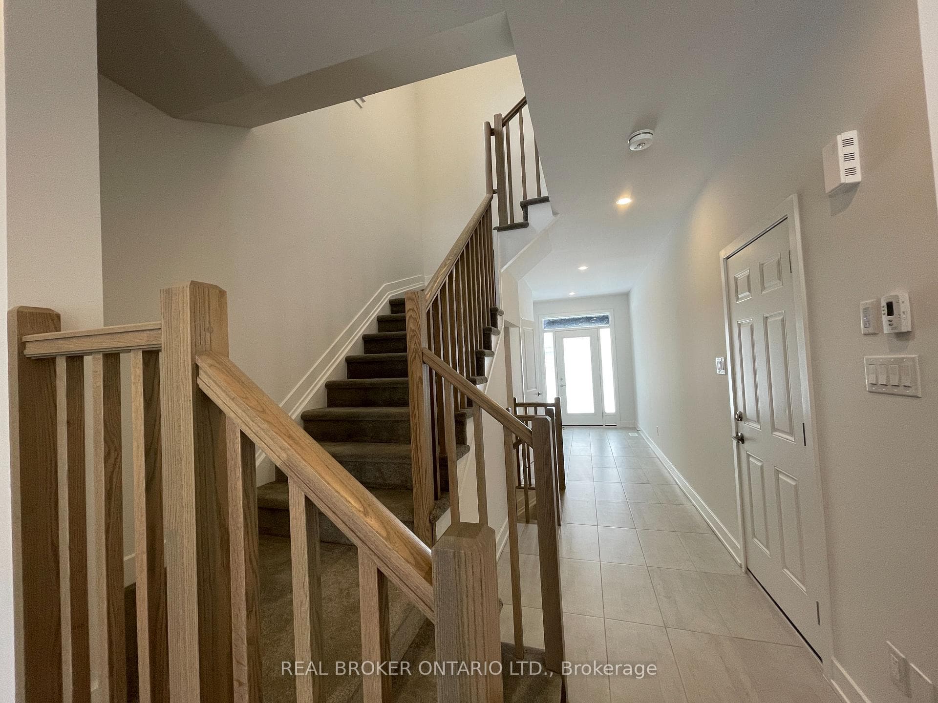 882 Solarium Avenue photo 6