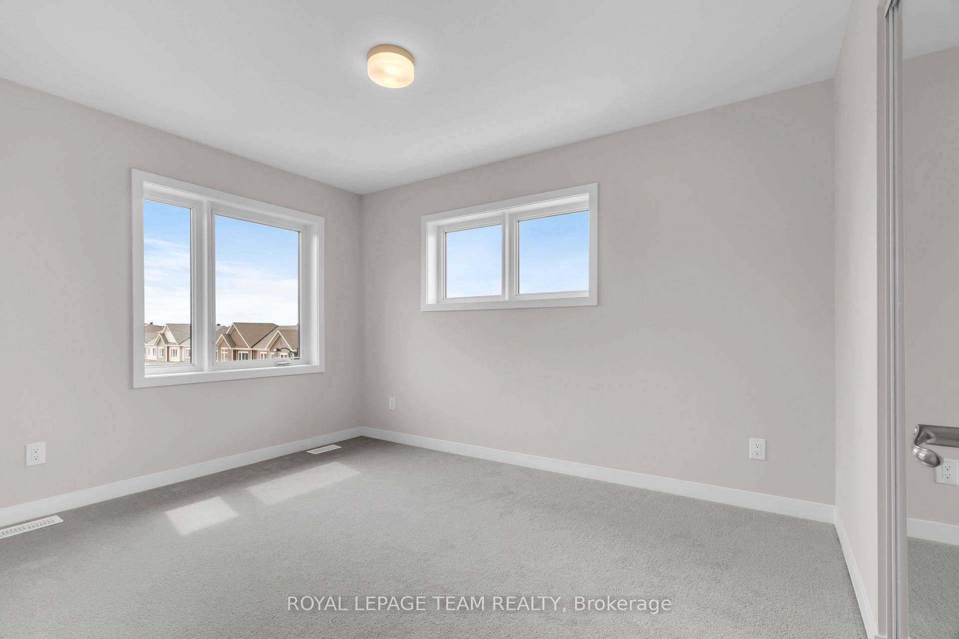 810 PARNIAN Private photo 12
