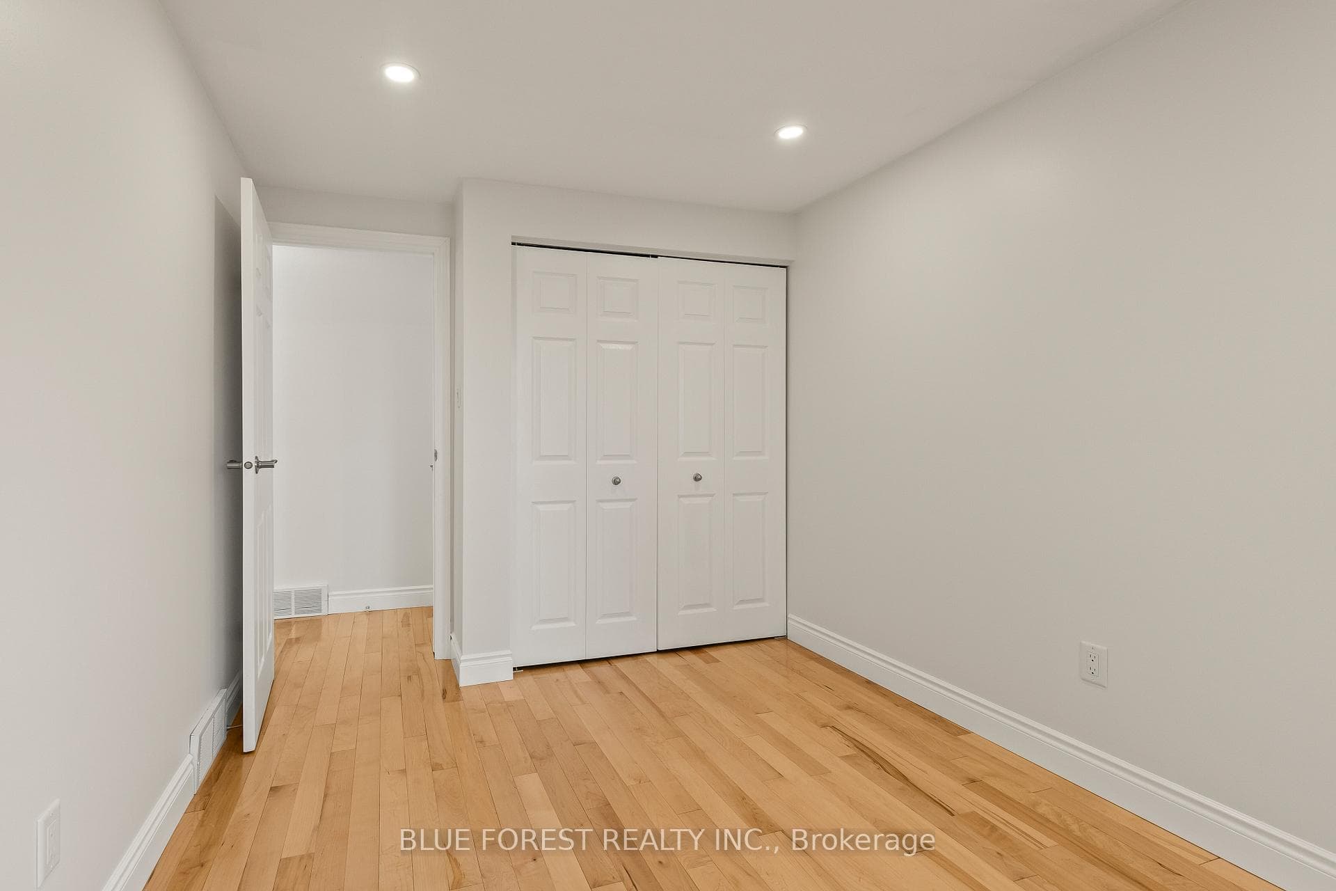 1806 Attawandaron Road photo 26