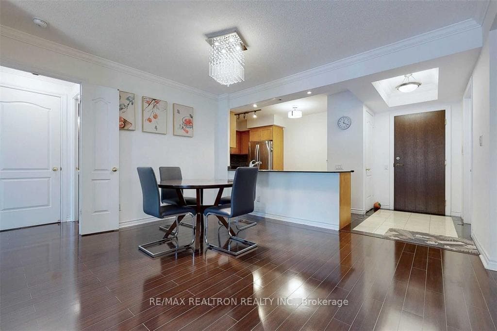 18 William Carson Crescent Unit 211 photo 7