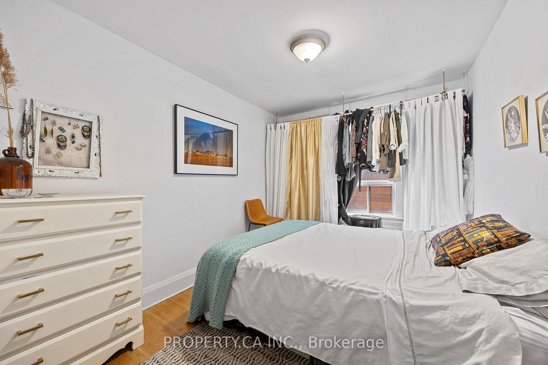 396 Roxton Road photo 26
