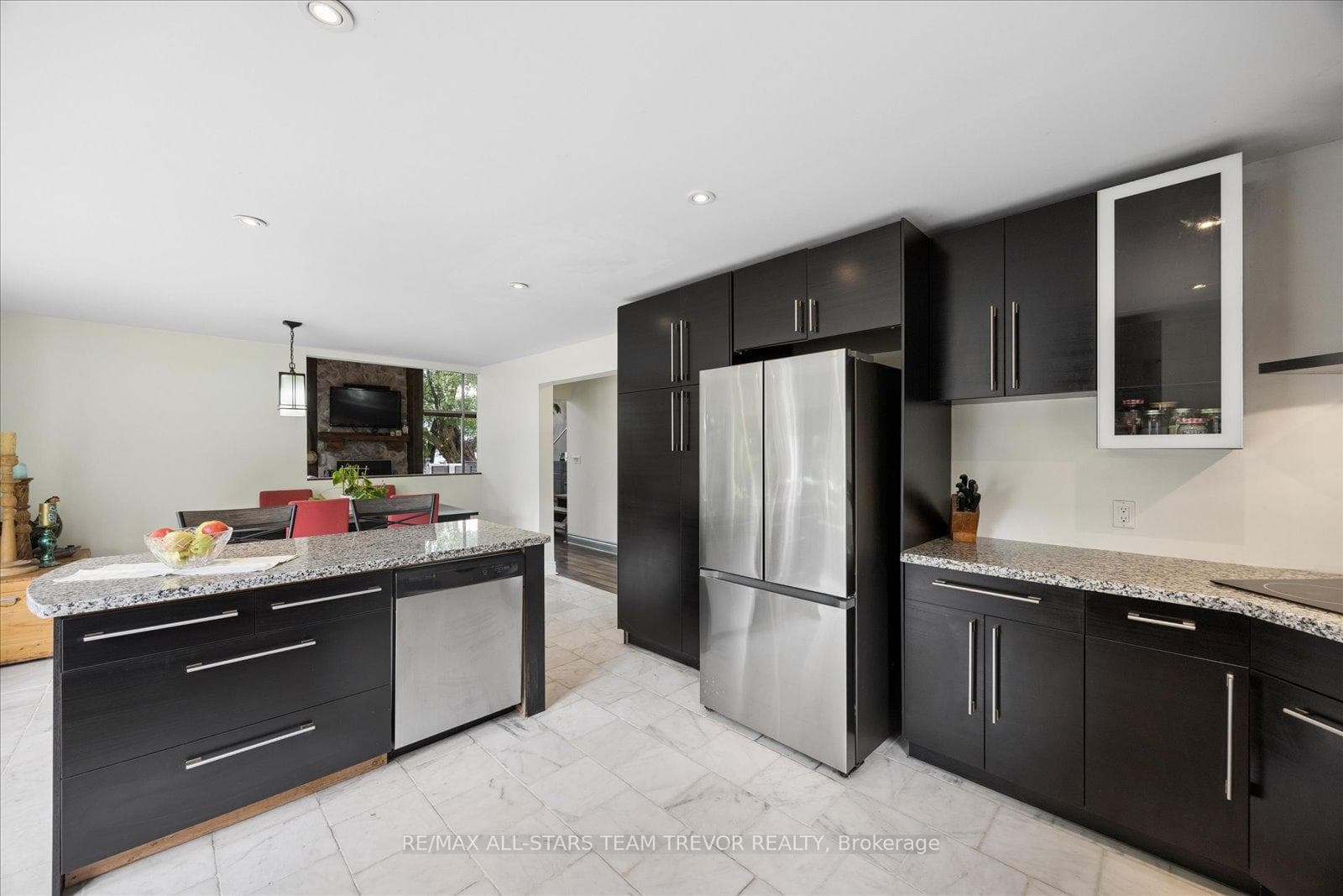 314 Glenwoods Avenue photo 13