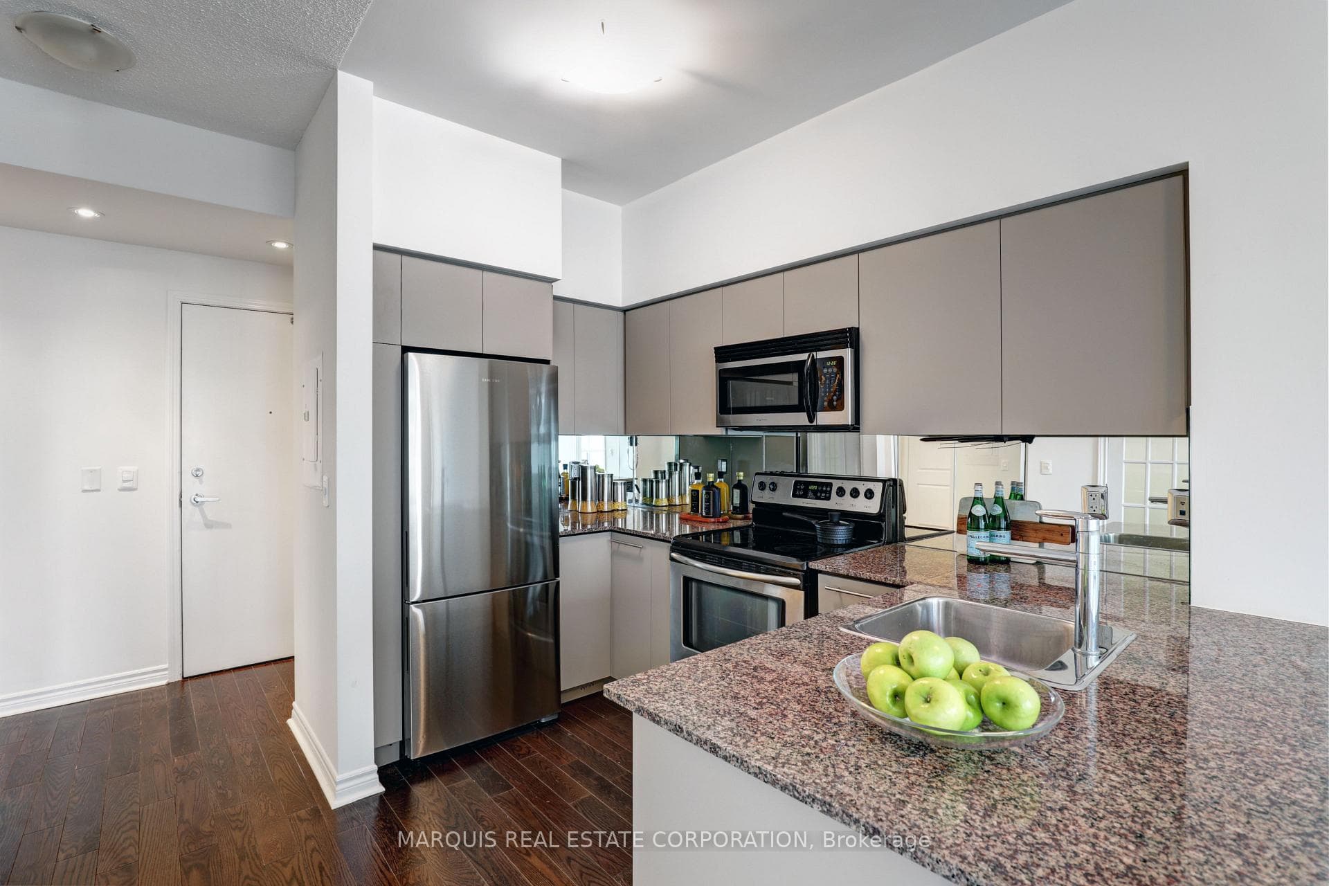 2885 Bayview Avenue Unit 529 photo 8