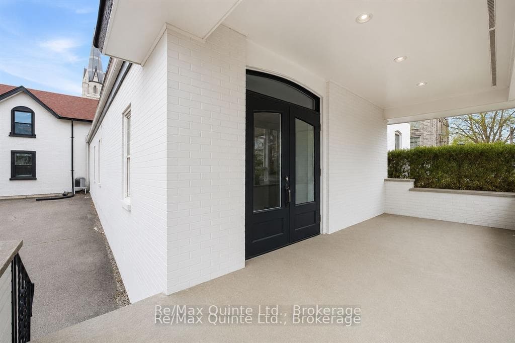 60 VICTORIA Avenue photo 3