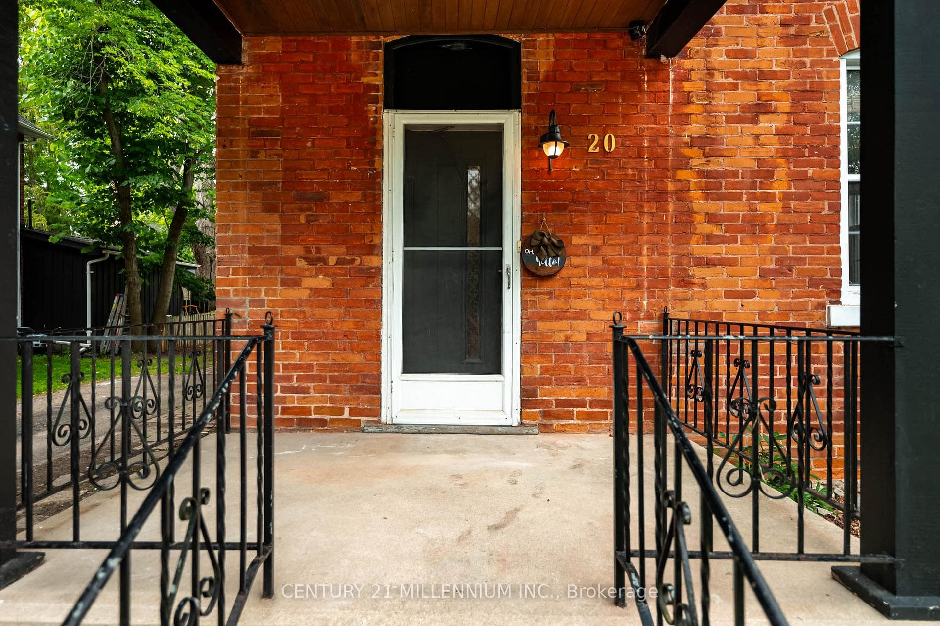 20 Alexander Street photo 27