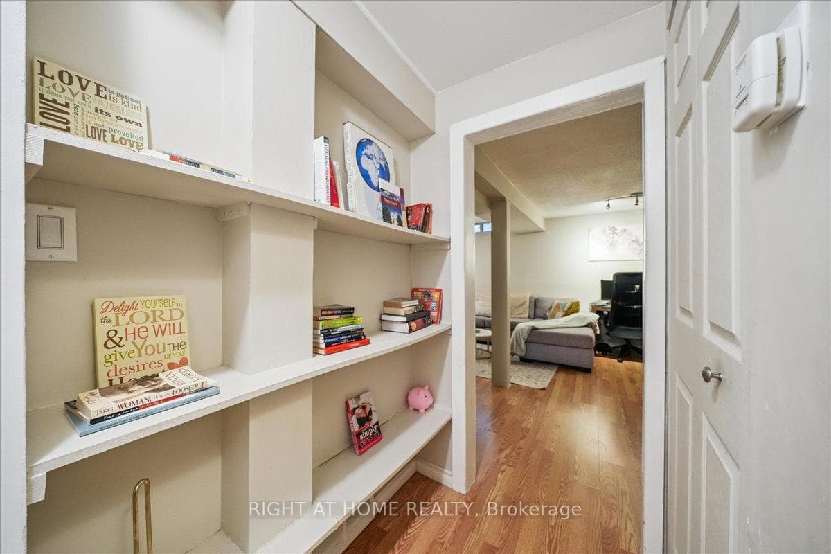 64 Hart Boulevard photo 25