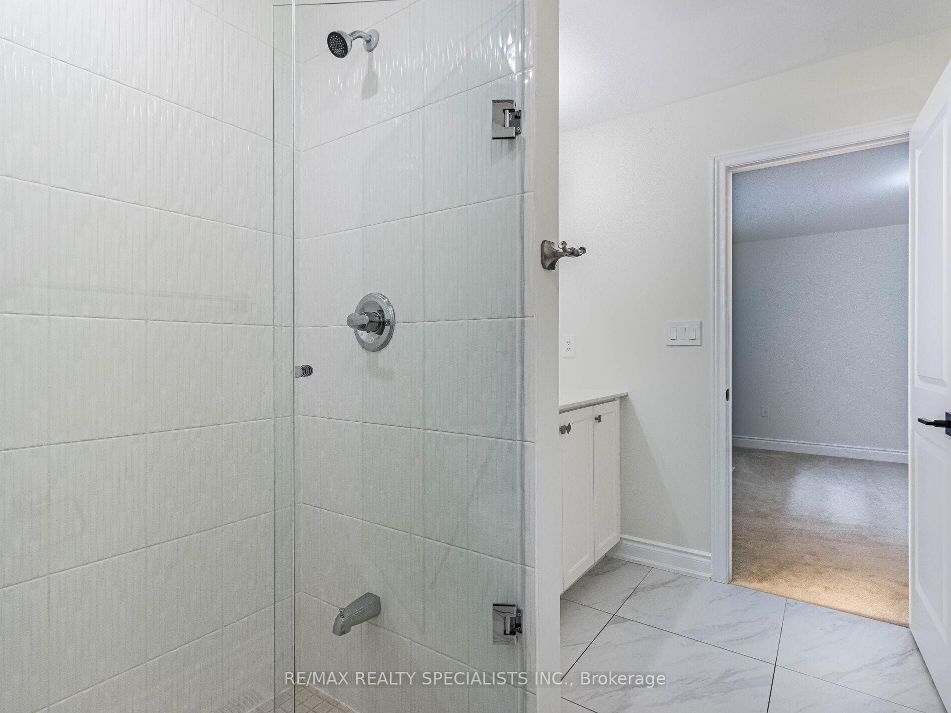 Semi Ensuite