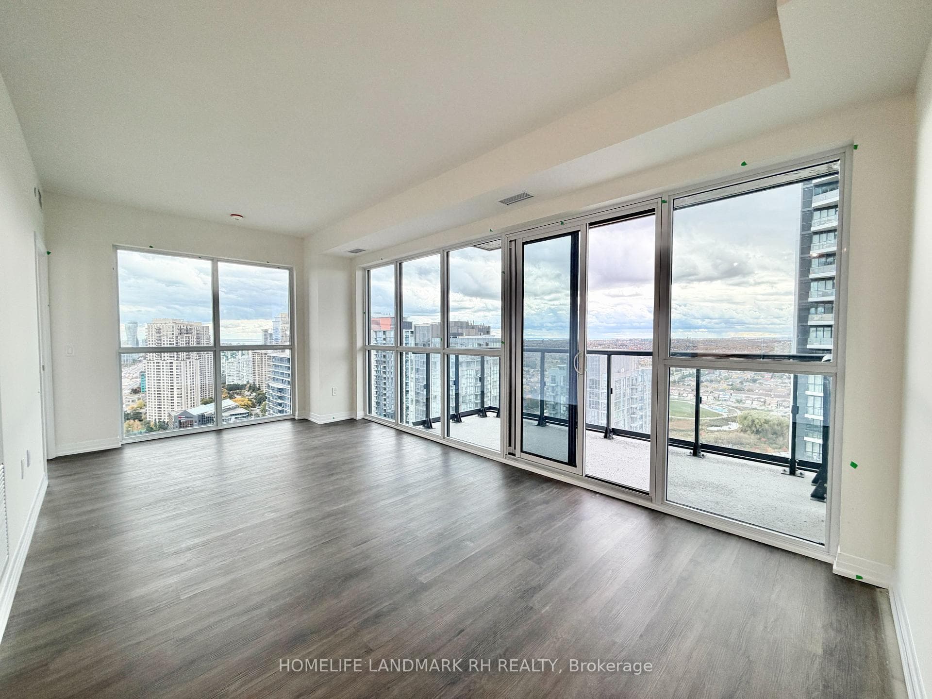 15 Watergarden Drive Unit 2604 photo 2