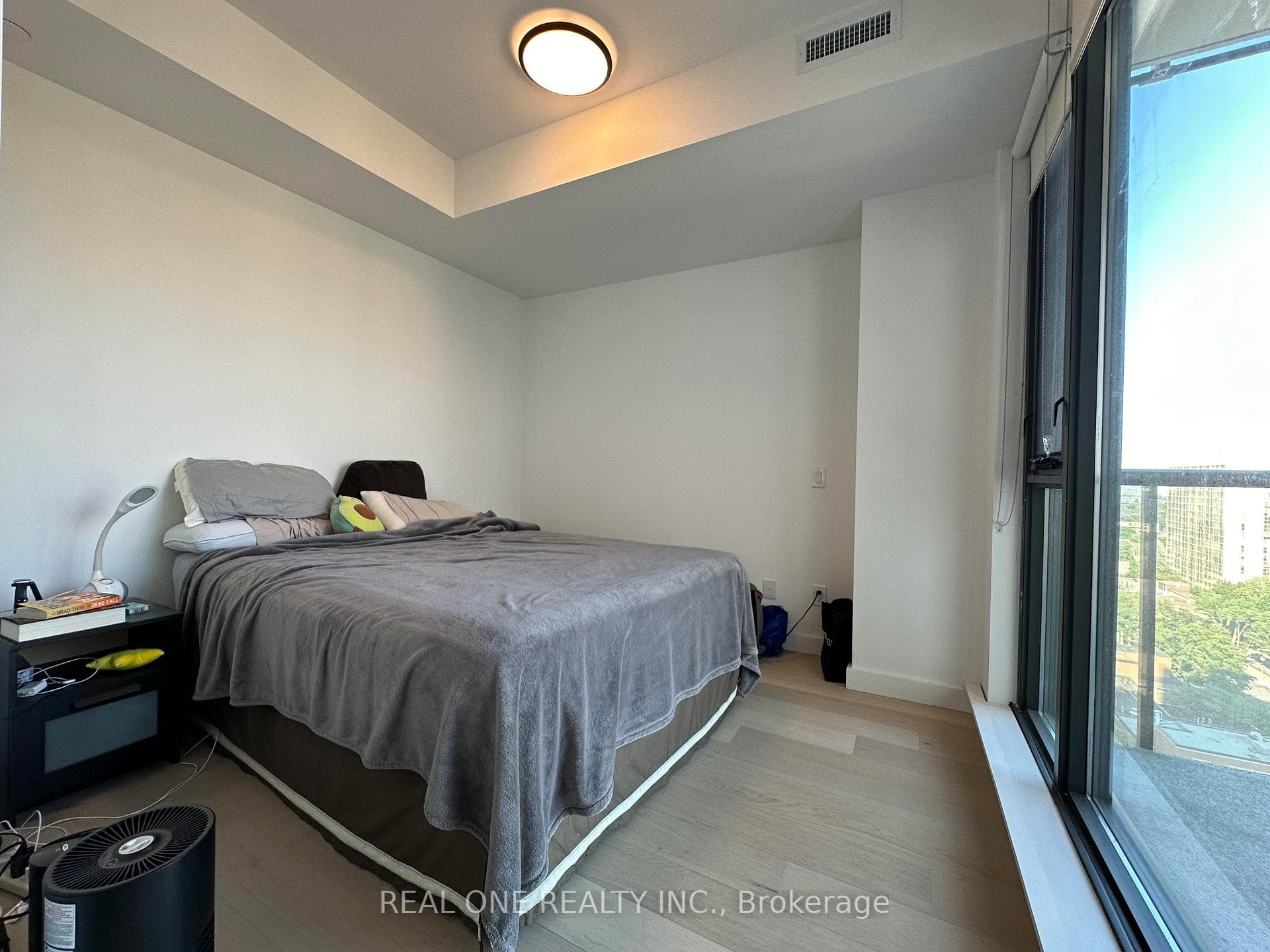 81 Wellesley Street Unit 1501 photo 5