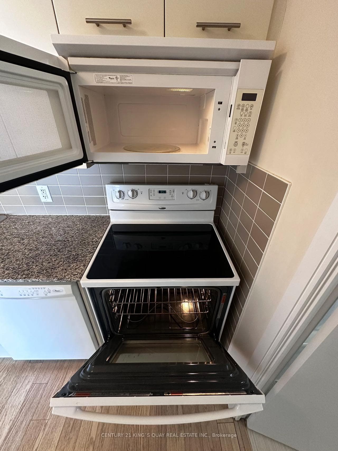 135 Village Green Square Unit 3215 photo 7
