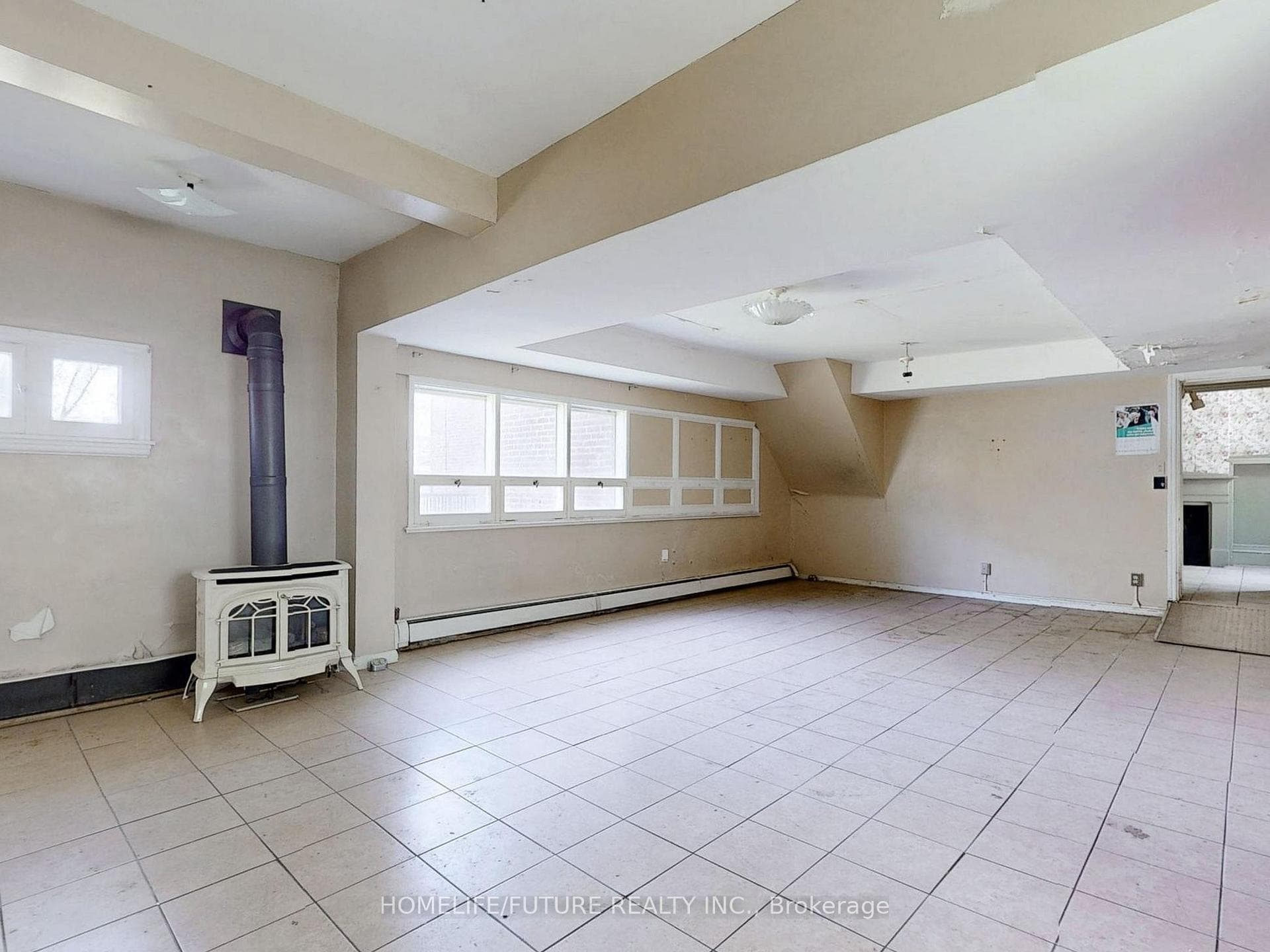 64 King Street photo 9