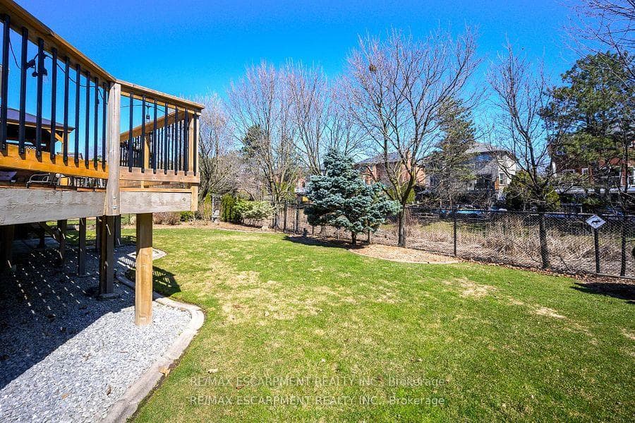 2069 Gordie Tapp Crescent photo 44