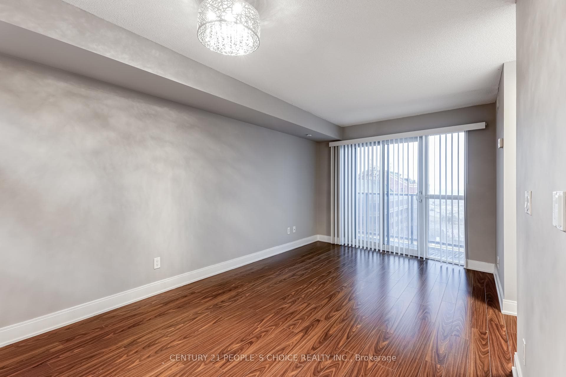 125 Village Green Square Unit 1508 photo 28