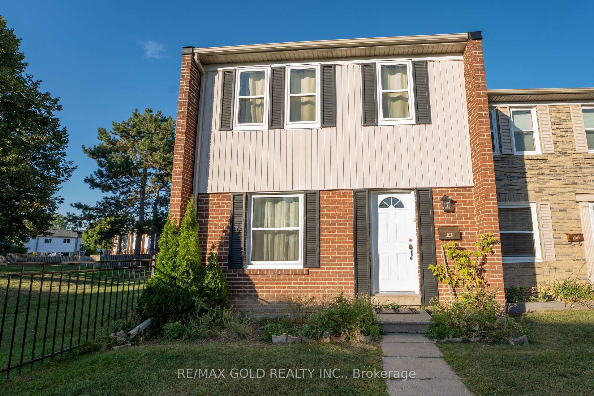 900 Central Park Drive Unit 107 photo 2