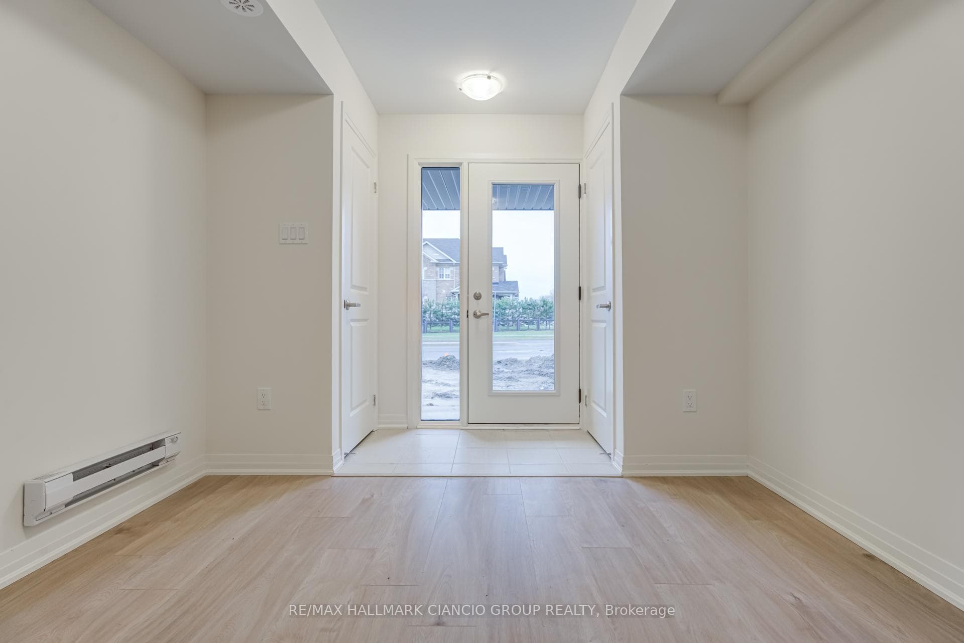 34 Emmas Way photo 2