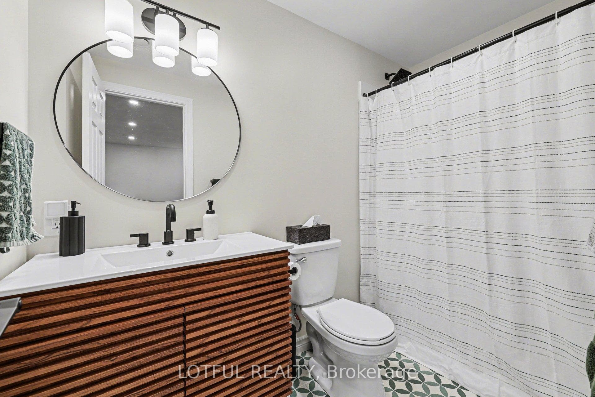 521 Foxlight Circle photo 26