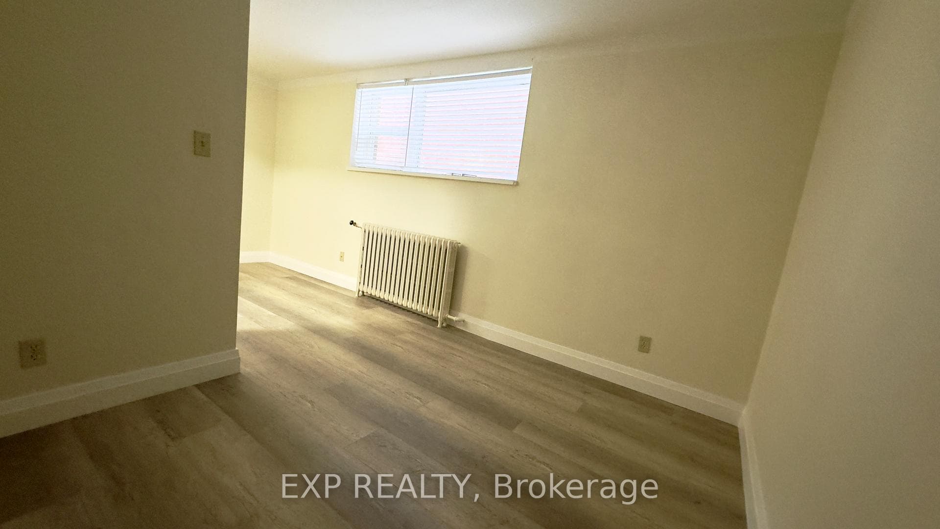 335 Lakeshore Road Unit 1 photo 2