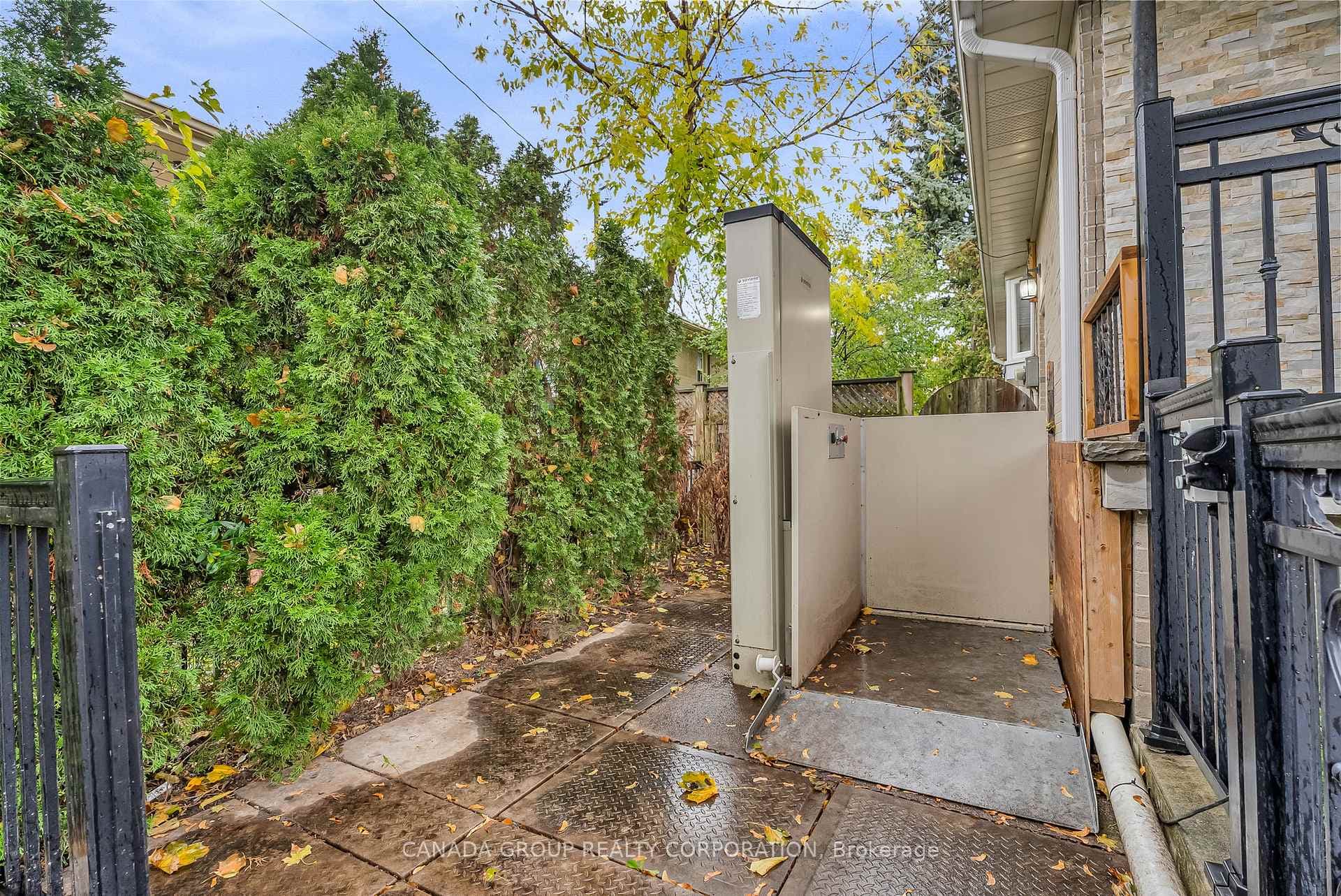 339 Boisdale Avenue photo 3