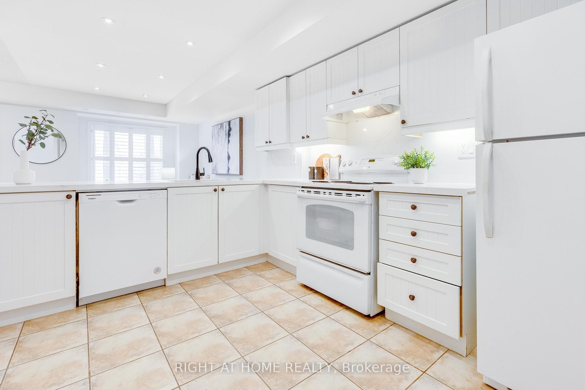 312 John Street Unit 331 photo 8
