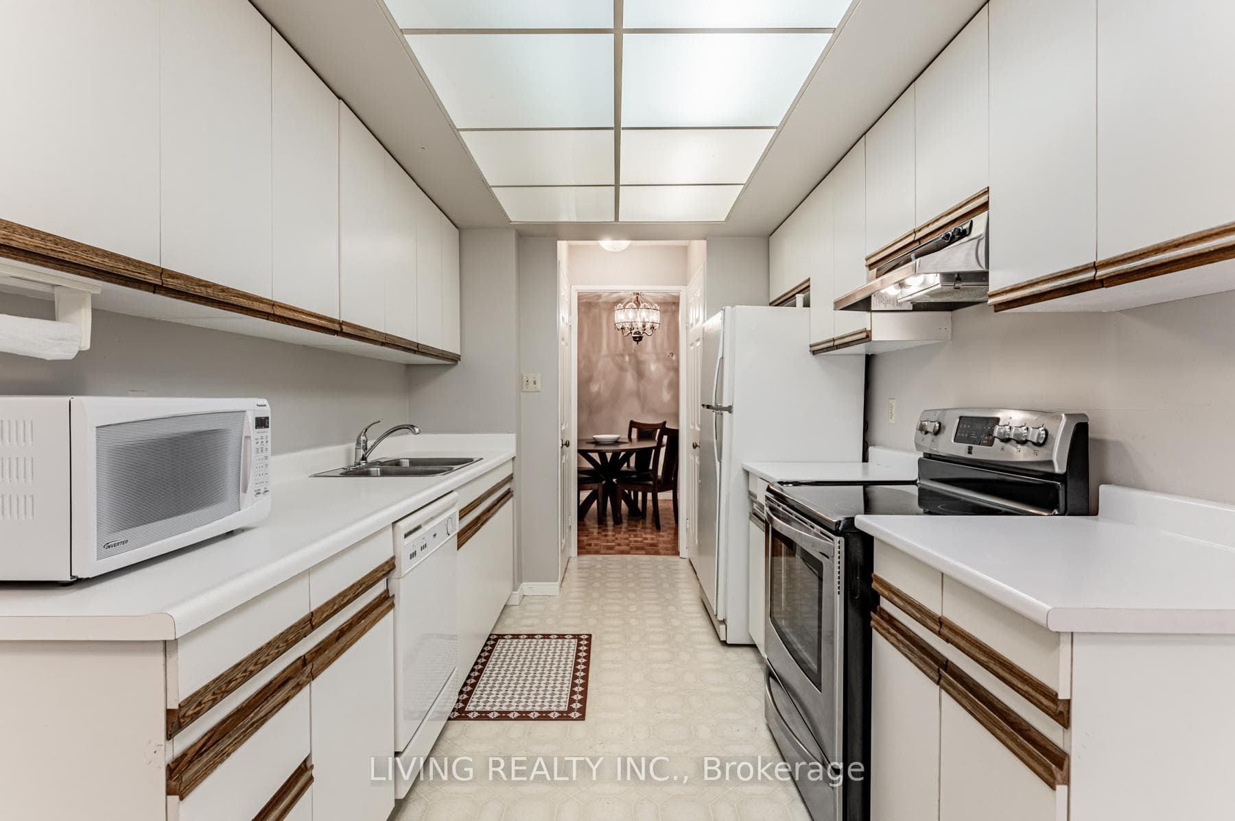 280 Simcoe Street Unit 308 photo 3
