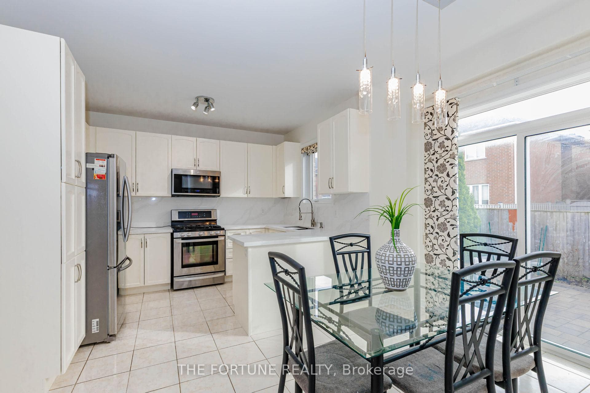 16 Haviland Circle photo 13