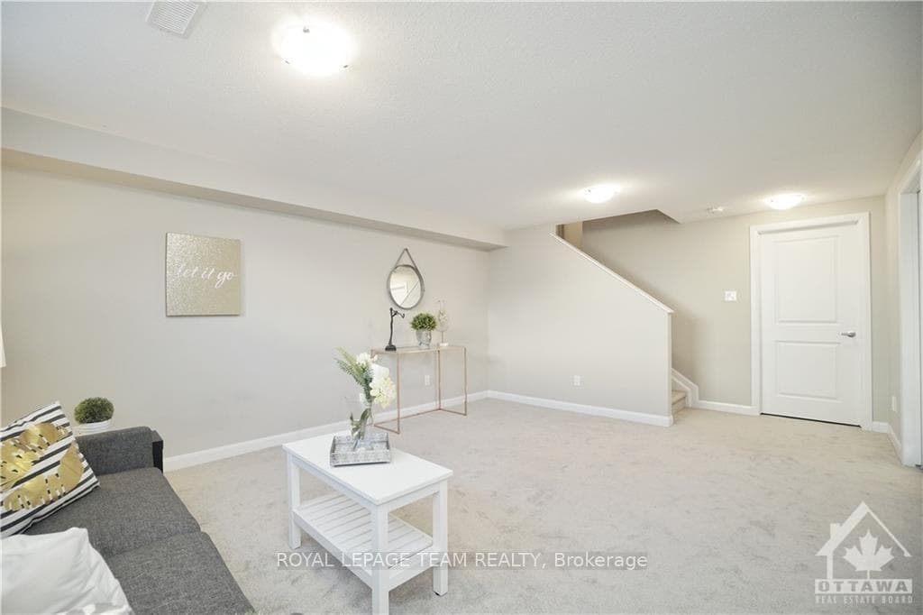 217 GEYSER Place photo 24