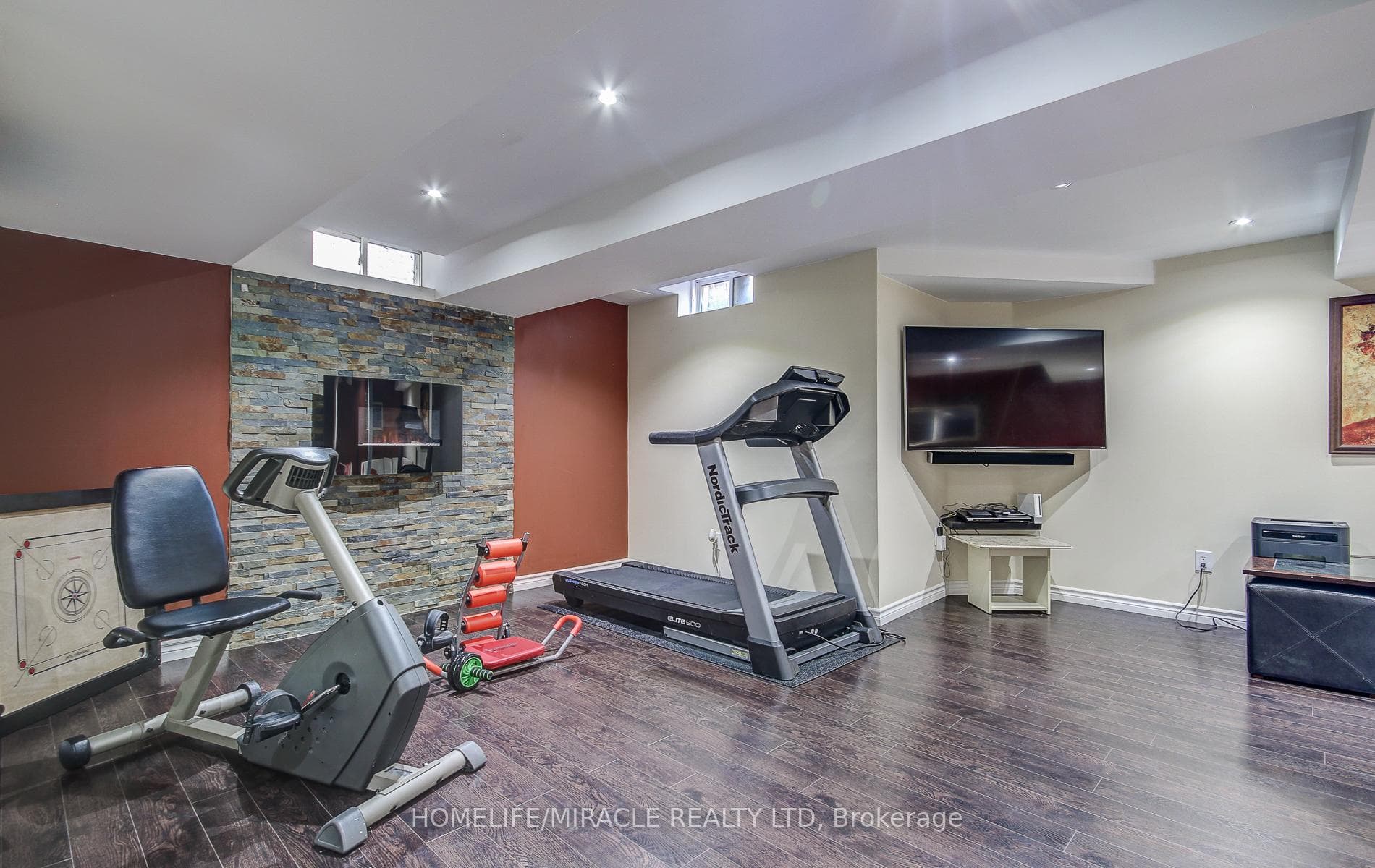 1699 Samuelson Circle photo 32
