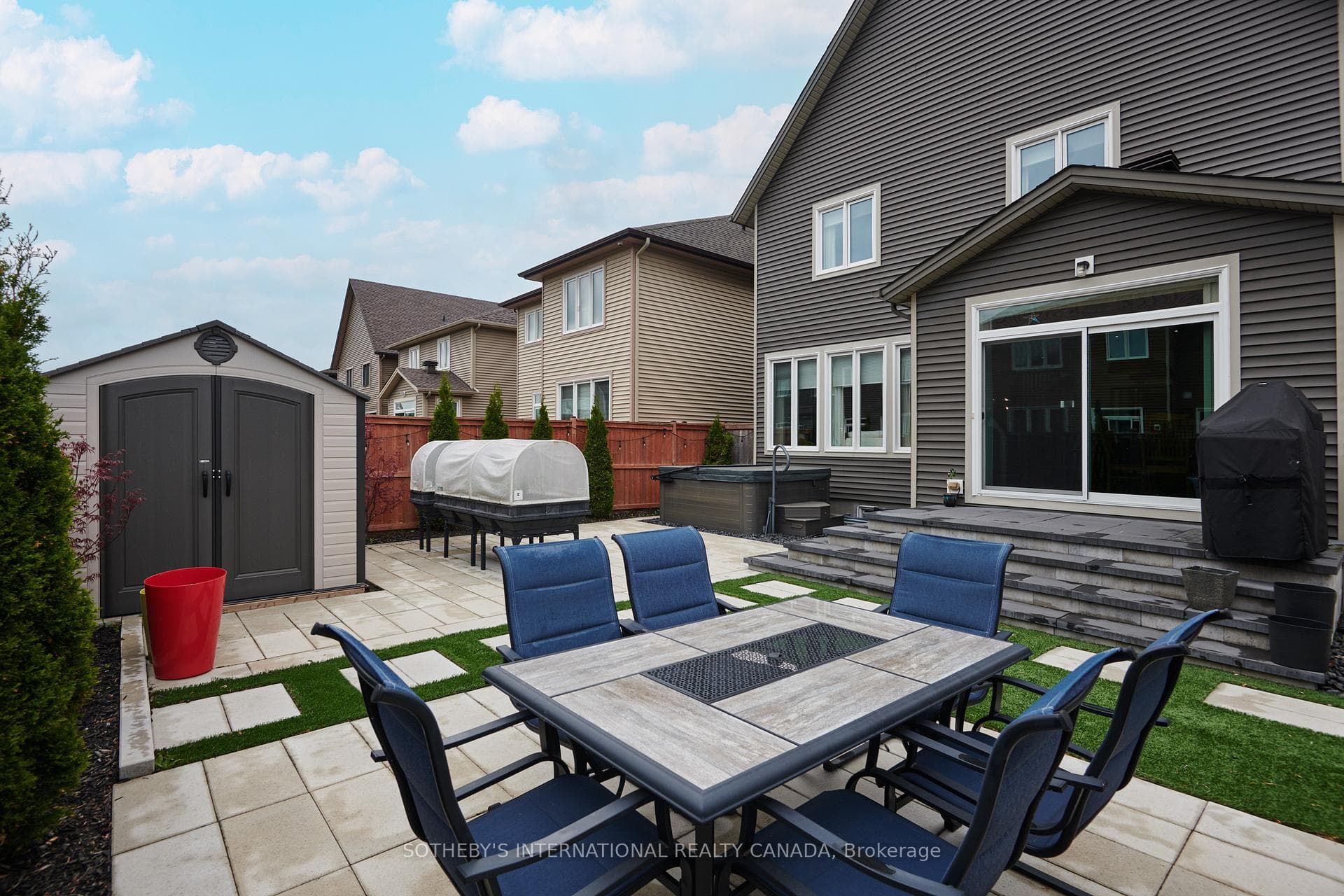 727 Bunchberry Way photo 31