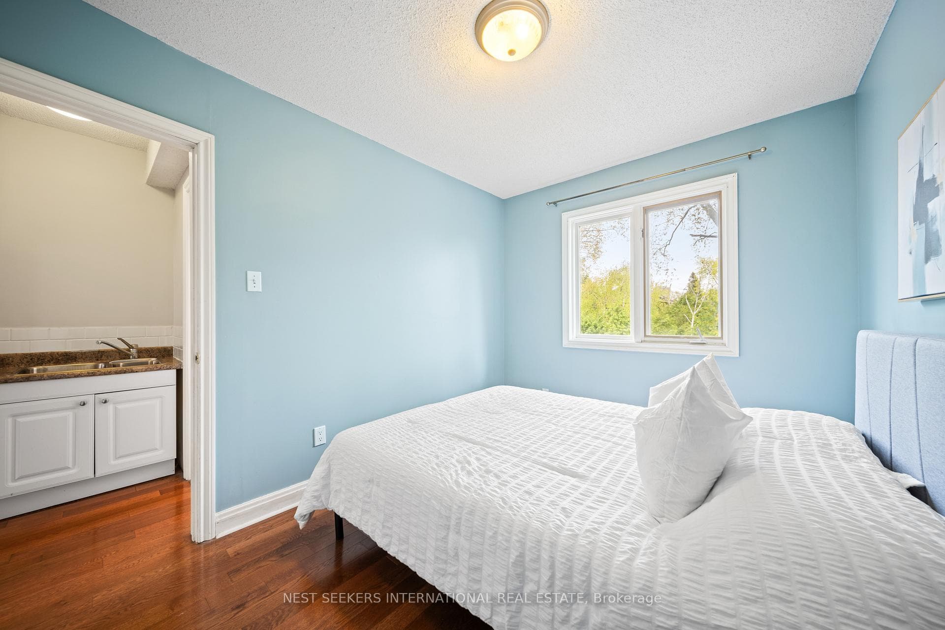 35 Cambrai Avenue photo 36
